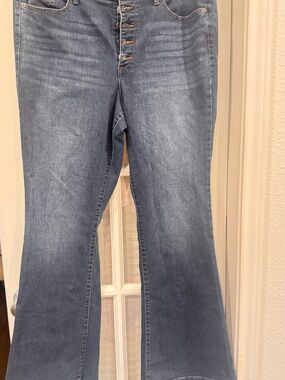 High-Rise Flare Jeans in Denim Blue